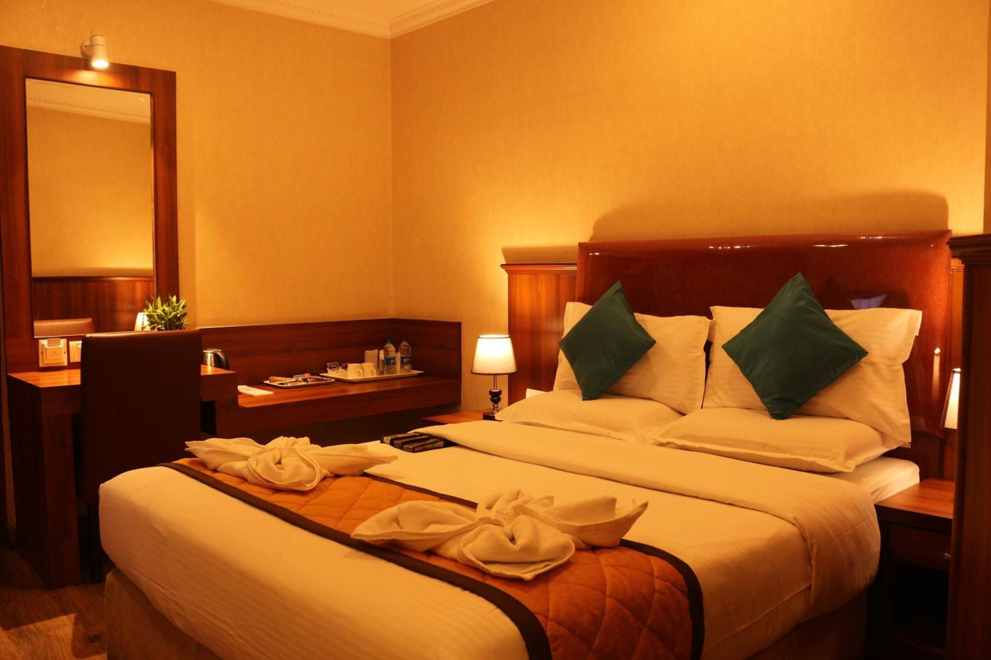 העיר בנגלור Hotel Noor Empire International Kormangala מראה חיצוני תמונה