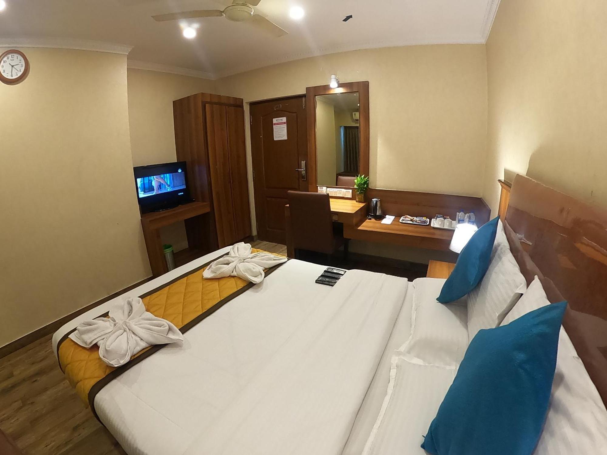 העיר בנגלור Hotel Noor Empire International Kormangala מראה חיצוני תמונה