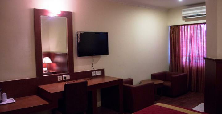 העיר בנגלור Hotel Noor Empire International Kormangala מראה חיצוני תמונה