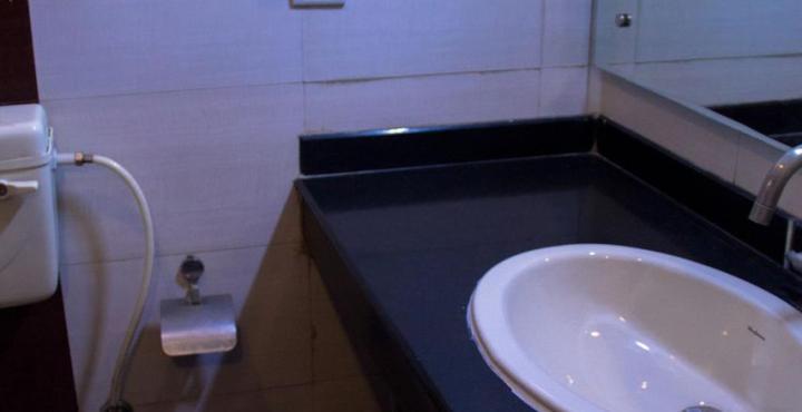 העיר בנגלור Hotel Noor Empire International Kormangala מראה חיצוני תמונה