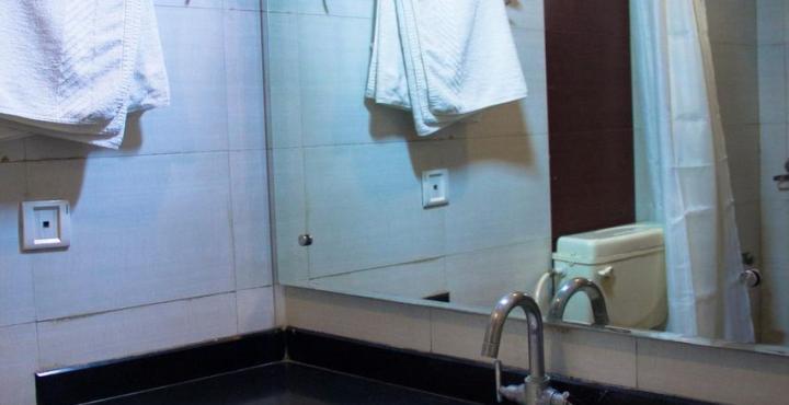 העיר בנגלור Hotel Noor Empire International Kormangala מראה חיצוני תמונה