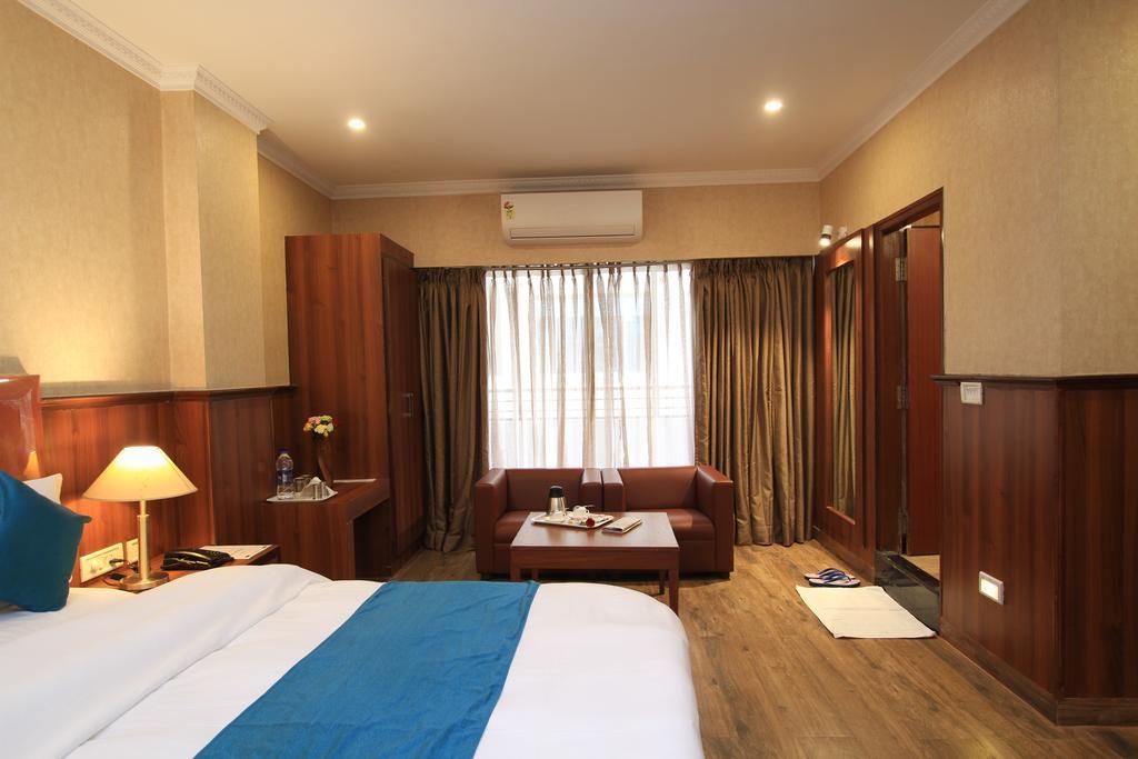 העיר בנגלור Hotel Noor Empire International Kormangala מראה חיצוני תמונה
