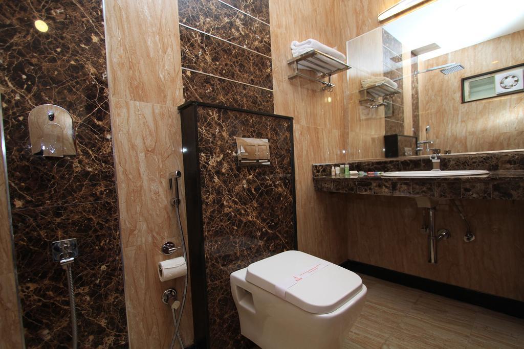 העיר בנגלור Hotel Noor Empire International Kormangala מראה חיצוני תמונה