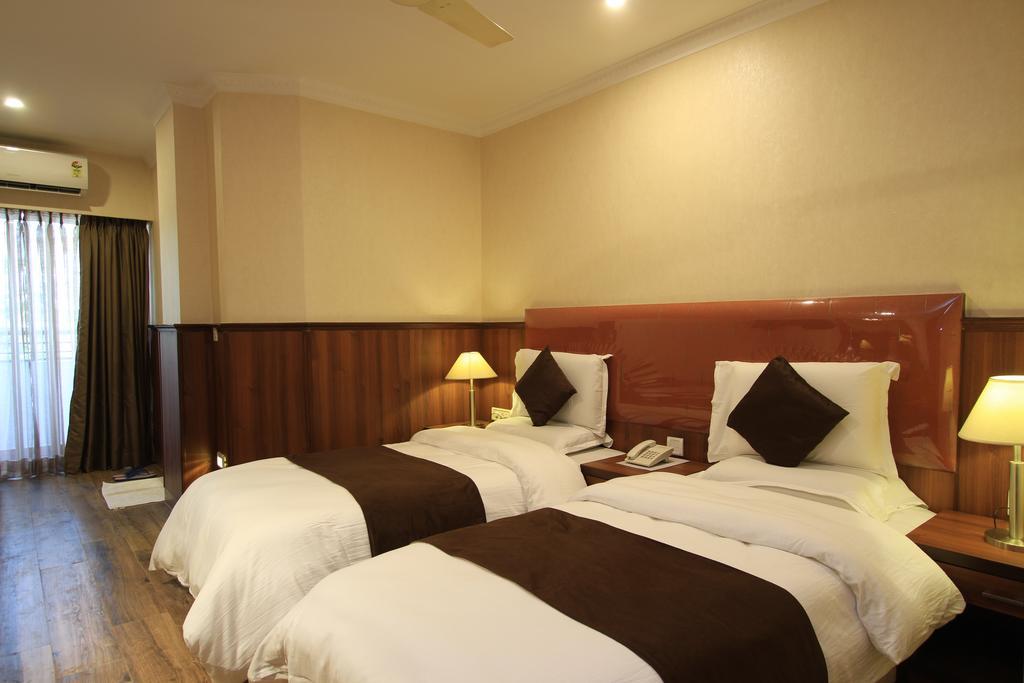 העיר בנגלור Hotel Noor Empire International Kormangala מראה חיצוני תמונה