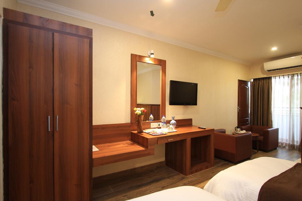 העיר בנגלור Hotel Noor Empire International Kormangala מראה חיצוני תמונה