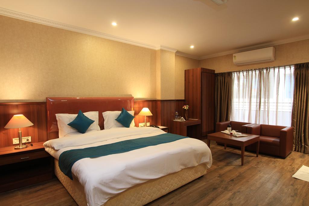 העיר בנגלור Hotel Noor Empire International Kormangala מראה חיצוני תמונה