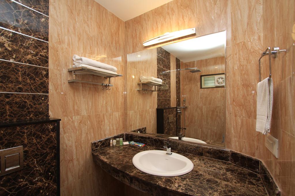 העיר בנגלור Hotel Noor Empire International Kormangala מראה חיצוני תמונה